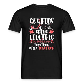 Rollerfahrer Strom Batterie - Männer T-Shirt - Schwarz - Vorne - AI Model Male 178 light (178cm)