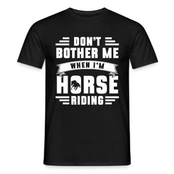 Pferde Reiterin Dressur - Männer T-Shirt - Schwarz - Vorne - AI Model Male 178 light (178cm)