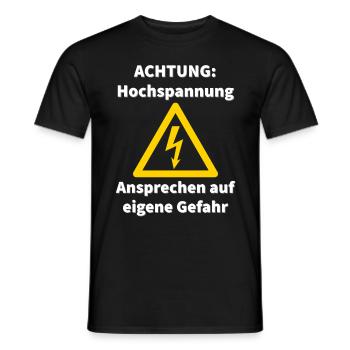 Hochspannung Elektriker unter Strom Fun Sprüche - Männer T-Shirt - Schwarz - Vorne - AI Model Male 178 light (178cm)