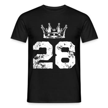 28 Zahl Krone - Männer T-Shirt - Schwarz - Vorne - AI Model Male 178 light (178cm)