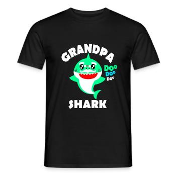 Opa Hai in der Familie und im Meer - Männer T-Shirt - Schwarz - Vorne - AI Model Male 178 light (178cm)