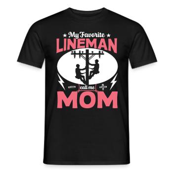 My Favorite Lineman Call Me Mom - Männer T-Shirt - Schwarz - Vorne - AI Model Male 178 light (178cm)