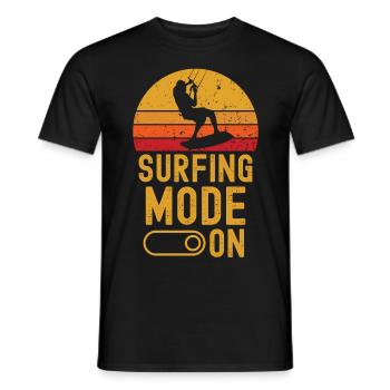 Kitesurfen Mode on retro vintage - Männer T-Shirt - Schwarz - Vorne - AI Model Male 178 light (178cm)