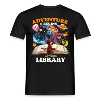 Lesen ist überall, Abenteuer beginnt in Bibliothek - Männer T-Shirt - Schwarz - Vorne - AI Model Male 178 light (178cm)