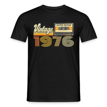 Vintage 1976 Kassette Mixtape - 44. Geburtstag - Männer T-Shirt - Schwarz - Vorne - AI Model Male 178 light (178cm)
