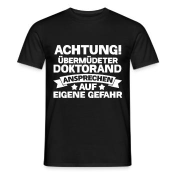 Doktor Abschluss Doktorand Promotion Doktortitel - Männer T-Shirt - Schwarz - Vorne - AI Model Male 178 light (178cm)