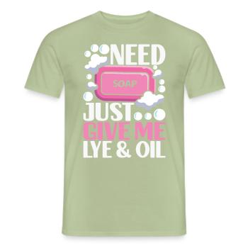 Savonnier fabrication de savon - T-shirt homme - vert sauge - Devant - AI Model Male 178 light (178cm)