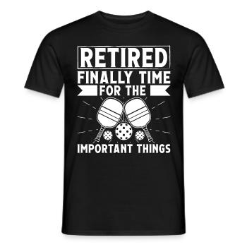 Retiré enfin Il est temps pour l’important - T-shirt homme - noir - Devant - AI Model Male 178 light (178cm)