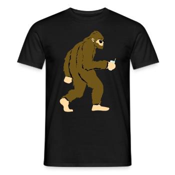 Bigfoot drinks cocktail at party - Men's T-Shirt - black - Front - AI Model Male 178 light (178cm)