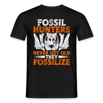 Fossil Hunters Never Get Old They Fossilize - Männer T-Shirt - Schwarz - Vorne - AI Model Male 178 light (178cm)