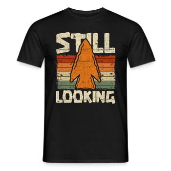 Pfeilspitzen Arrowhead Hunter Still Looking - Männer T-Shirt - Schwarz - Vorne - AI Model Male 178 light (178cm)