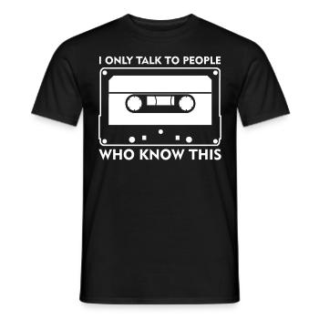 Cassette des années 80 Cassettes des années 90 - T-shirt homme - noir - Devant - AI Model Male 178 light (178cm)