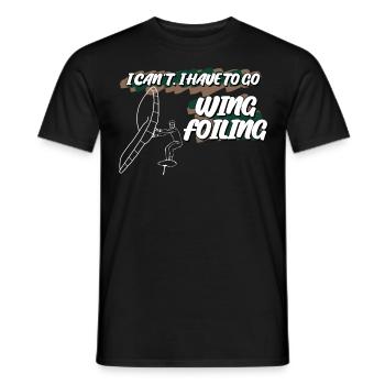 Wing Foiling Winging Wingsurfing - Männer T-Shirt - Schwarz - Vorne - AI Model Male 178 light (178cm)
