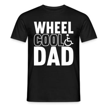Personnes en fauteuil roulant Fauteuil roulant - T-shirt homme - noir - Devant - AI Model Male 178 light (178cm)