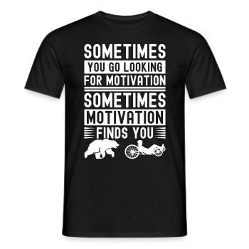 Recumbent Trike Liegetrike Liegedreirad - Männer T-Shirt - Schwarz - Vorne - AI Model Male 178 light (178cm)