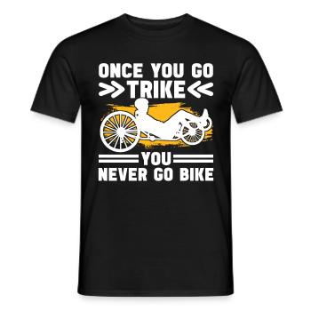 Recumbent Trike Liegetrike Liegedreirad - Männer T-Shirt - Schwarz - Vorne - AI Model Male 178 light (178cm)