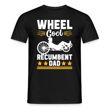 Recumbent Trike Liegetrike Liegedreirad - Männer T-Shirt - Schwarz - Vorne - AI Model Male 178 light (178cm)