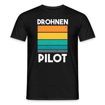 Drohnenpilot Spruch - Männer T-Shirt - Schwarz - Vorne - AI Model Male 178 light (178cm)