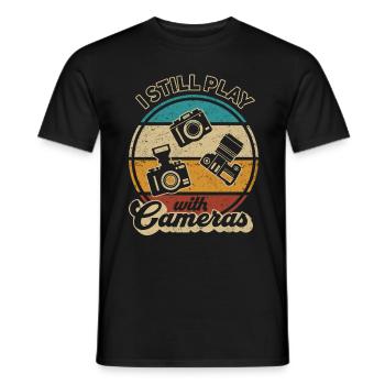 Fotograf spielt immer noch mit Kameras Fotografie - Männer T-Shirt - Schwarz - Vorne - AI Model Male 178 light (178cm)