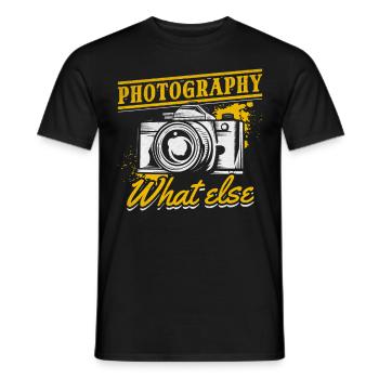 Fotografie Fotografie Was sonst Kamerafotograf - Männer T-Shirt - Schwarz - Vorne - AI Model Male 178 light (178cm)