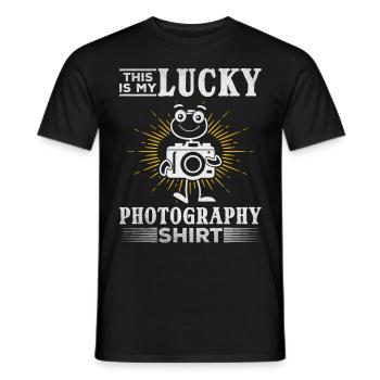 Photographe Ceci est ma photo-photo-chemise chanceuse - T-shirt homme - noir - Devant - AI Model Male 178 light (178cm)