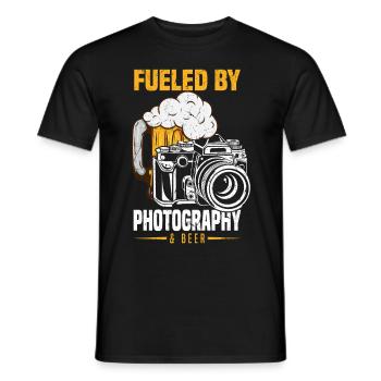Camera photographer driven by photography & - Men's T-Shirt - black - Front - AI Model Male 178 light (178cm)