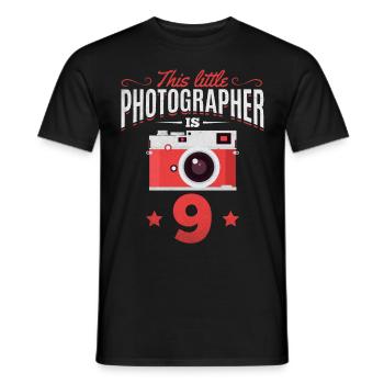 Photographie Ce petit photographe a 9 ans - T-shirt homme - noir - Devant - AI Model Male 178 light (178cm)