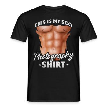 Photo — Ceci est mon photographe de chemise de photographie sexy - T-shirt homme - noir - Devant - AI Model Male 178 light (178cm)