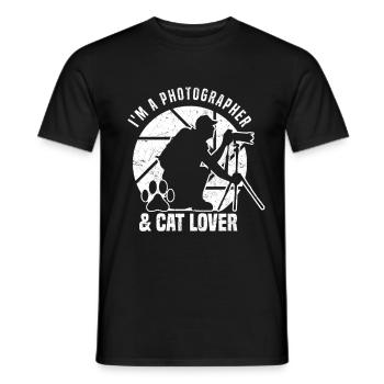 Fotografie Ich bin ein Fotograf & Katzenliebhaber - Männer T-Shirt - Schwarz - Vorne - AI Model Male 178 light (178cm)