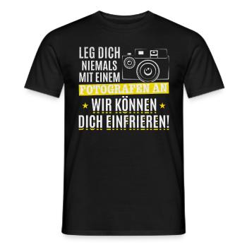 Fotograf Lustig Kamera Fotografie Lustiges - Männer T-Shirt - Schwarz - Vorne - AI Model Male 178 light (178cm)