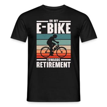 Mon vélo électrique sur le chemin de la retraite Elektrofa - T-shirt homme - noir - Devant - AI Model Male 178 light (178cm)