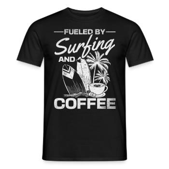 Surfen, angetrieben durch Surfen und Kaffee, - Männer T-Shirt - Schwarz - Vorne - AI Model Male 178 light (178cm)