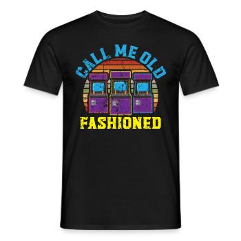 Call Me Old Fashioned Arcade Videospiel Gamer - Männer T-Shirt - Schwarz - Vorne - AI Model Male 178 light (178cm)