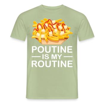 Poutine Kanada Fast Food Spezialität - Männer T-Shirt - Sage - Vorne - AI Model Male 178 light (178cm)