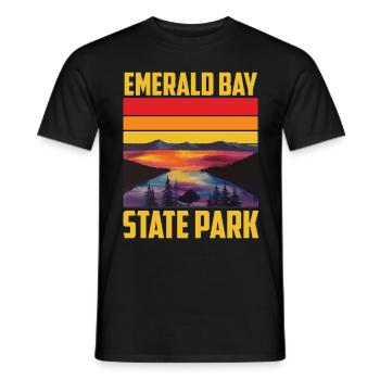 Lake Tahoe Emerald Bay Nevada California Staatspa - Men's T-Shirt - black - Front - AI Model Male 178 light (178cm)