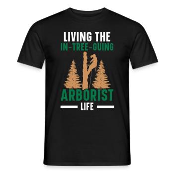 Das Leben eines Baumpflegers in den Bäumen Arboris - Männer T-Shirt - Schwarz - Vorne - AI Model Male 178 light (178cm)