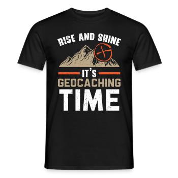 Get up and shine, it's geocaching time Geocac - Men's T-Shirt - black - Front - AI Model Male 178 light (178cm)