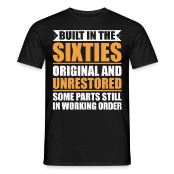Erbaut Sechziger Jahren Original 50. Geburtstag - Männer T-Shirt - Schwarz - Vorne - AI Model Male 178 light (178cm)