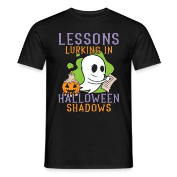 Lektionen, die in Halloween-Schatten lauern Hallow - Männer T-Shirt - Schwarz - Vorne - AI Model Male 178 light (178cm)