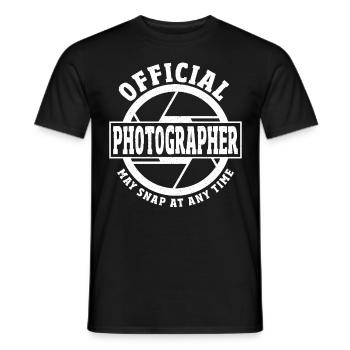 Official Photographer May Snap At Any Time - Männer T-Shirt - Schwarz - Vorne - AI Model Male 178 light (178cm)