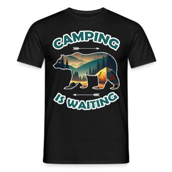 Camping Is Waiting Funny Bear Camper Outdoor - Männer T-Shirt - Schwarz - Vorne - AI Model Male 178 light (178cm)