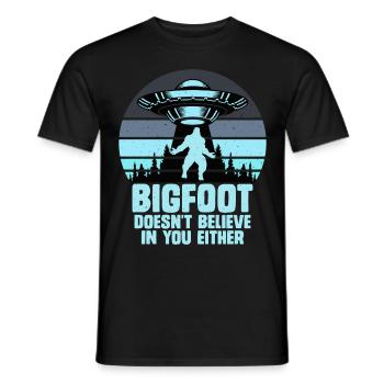 UFO-Bigfoot Yeti Sasquatch - Männer T-Shirt - Schwarz - Vorne - AI Model Male 178 light (178cm)