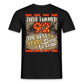 92. Geburtstag 92 Jahre alt Vintage-Design, Spruch - Männer T-Shirt - Schwarz - Vorne - AI Model Male 178 light (178cm)