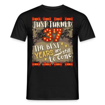 37. Geburtstag 37 Jahre alt Vintage-Design, Spruch - Männer T-Shirt - Schwarz - Vorne - AI Model Male 178 light (178cm)