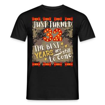 32ème anniversaire 32 ans design vintage, dicton - T-shirt homme - noir - Devant - AI Model Male 178 light (178cm)