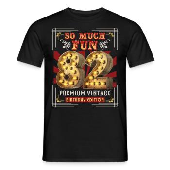 82. Geburtstag 82 Jahre Vintage-Retro Fun-Birthday - Männer T-Shirt - Schwarz - Vorne - AI Model Male 178 light (178cm)