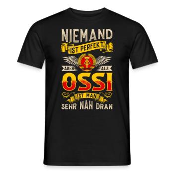 Ossi Geschenk Ostdeutschland NVA Germania Osten - Männer T-Shirt - Schwarz - Vorne - AI Model Male 178 light (178cm)