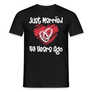 Just Married 40 Years Ago 40th Wedding Anniversary - Männer T-Shirt - Schwarz - Vorne - AI Model Male 178 light (178cm)