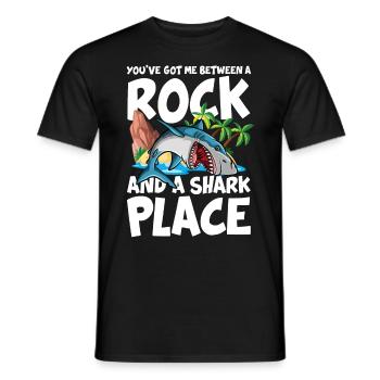 You've Got Me Between A Rock And A Shark Place - Männer T-Shirt - Schwarz - Vorne - AI Model Male 178 light (178cm)