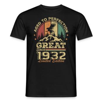 Jahrgang 1932 Geburtstag - 1932 Retro Geschenkidee - Männer T-Shirt - Schwarz - Vorne - AI Model Male 178 light (178cm)